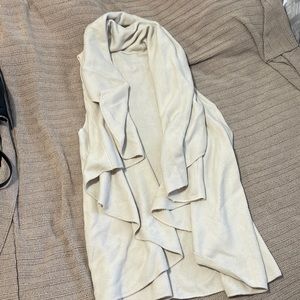 Sleeveless cardigan vest